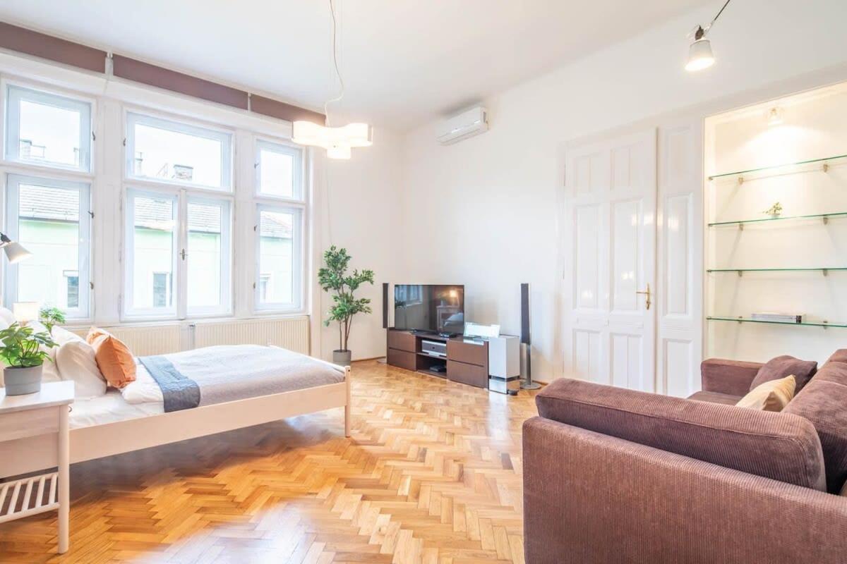 Super Large - Super Comfy With Balcony Apartamento *